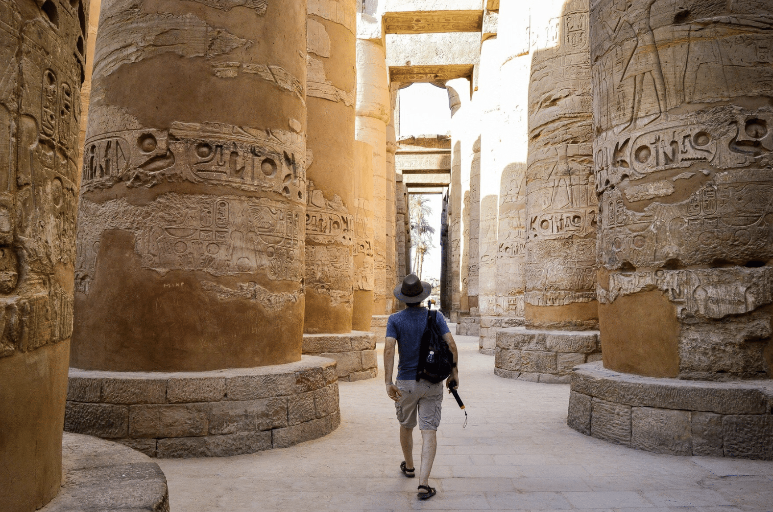 https://www.freepik.es/foto-gratis/joven-caminando-templo-egipcio_17243330.htm#fromView=search&page=1&position=26&uuid=ece2dfd5-539b-4e1f-a656-df460c17077e&query=Egipto